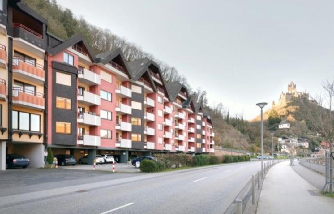 Panorama Oase Ferienwohnung Mit Blick Auf Mosel Und Reichsburg Cochem Bagian luar foto
